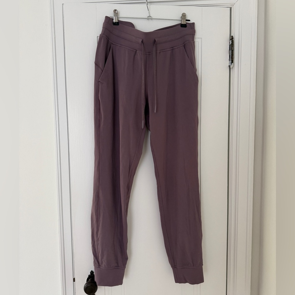 Lululemon joggers mauve size 8